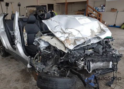 2019 Nissan Kicks Sr z USA, uszkodzony, nr VIN 3N1CP5CU9KL521991